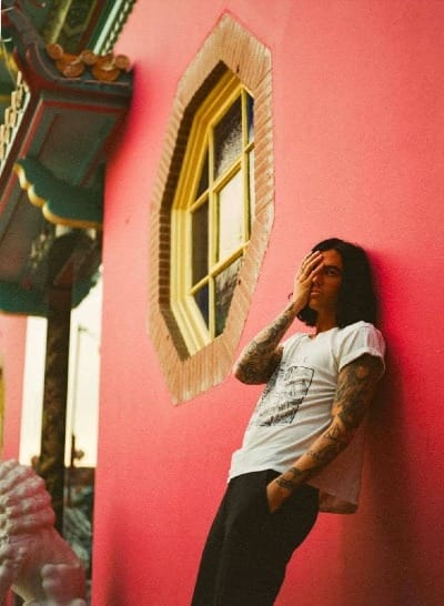 Kellin Quinn’s New Solo Project: Haunted Mouths, debut album ‘A COLLECTION OF GREETINGS’ out now --Single Review--